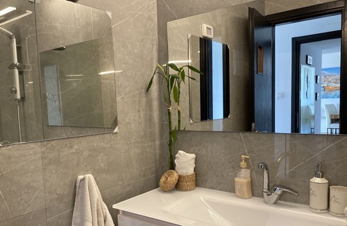 Jaffa Apartment | Neve Zedek Luxury 2 Bedrooms 2 Bath +Pool/Gym/Park 20+ Floor