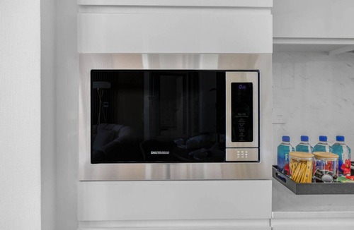 Old Dubai Apartment | New Beach & Creek View 2BR in Palace Residences