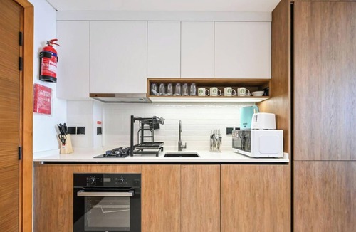 Dubai Apartment | New Studio 5min Walk to Bus Stop