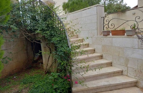 Ash Shumaysani Apartment | Nice 3-bedroom apartment with AC in charming Amman