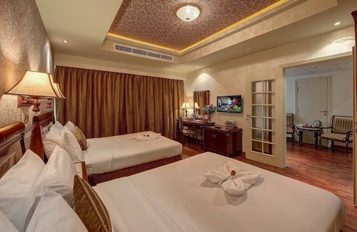 Al Muraqqabat Hotel | Nihal Hotel