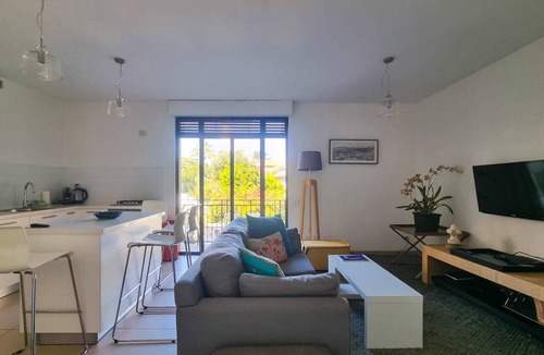 Jaffa Apartment | Nitsana Cachemire - Two Bedroom Apartment, Sleeps 4