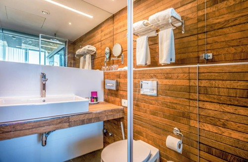 Panorama Street Hotel | Nof Hotel