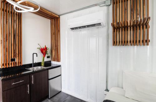 Tamarindo Hotel | Nomad Containers - Adults only
