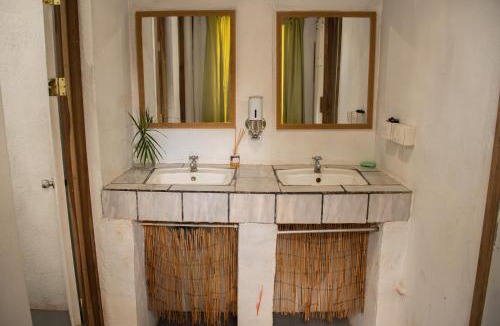 Tamarindo House | Noni garden #2