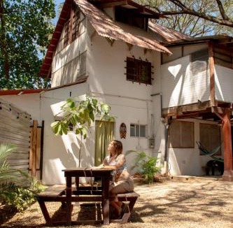 Tamarindo House | Noni garden apartment