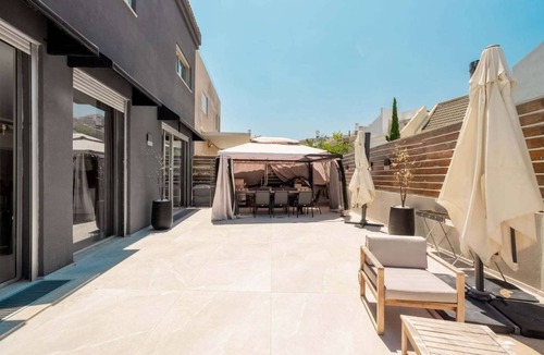Rishon LeTsiyon Villa | O&O Group - Luxury Sea Front Villa Amazing Pool