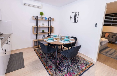 Rishon LeTsiyon Apartment | O&O Group-The SeaGate Estate Suites-BasementSuite1