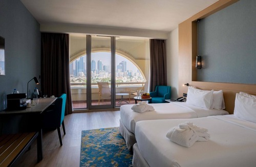 Beach & Coast Hotel | Occidental Sharjah Grand