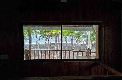 Quebrada La Gamba House | Ocean front 3-bedroom retreat with AC in Playa Zancudo
