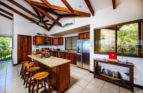 Potrero Ski Chalet | Ocean-View Townhouse | Pool | Walk to Playa Prieta – Villas Catalina 15