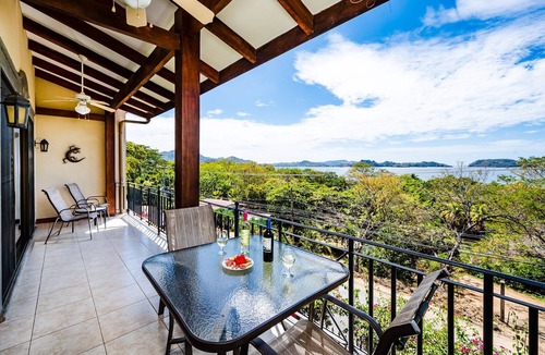 Potrero Ski Chalet | Ocean-View Townhouse | Pool | Walk to Playa Prieta – Villas Catalina 15