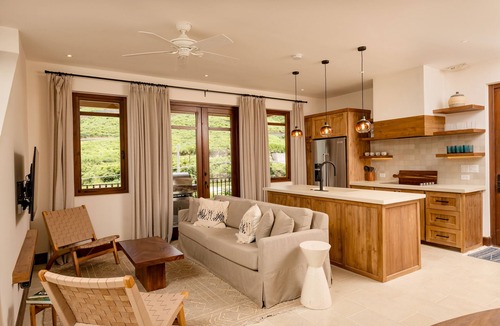 Las Catalinas Apartment | Ocean View with Pool and Beach Club Access - Las Catalinas - 205 Plaza Pienza