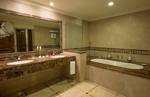 Al Aqah Hotel | Ocean Views Serenity for Couples Escapes near Beach and Local Highlights