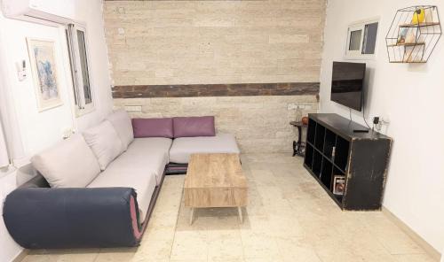 Beersheba Apartment | Old City Charm