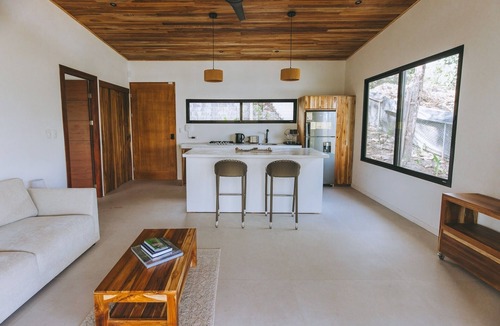 Santa Teresa House | One Bedroom House w/Private Pool in a Jungle Paradise, Quiet & Fast Wifi