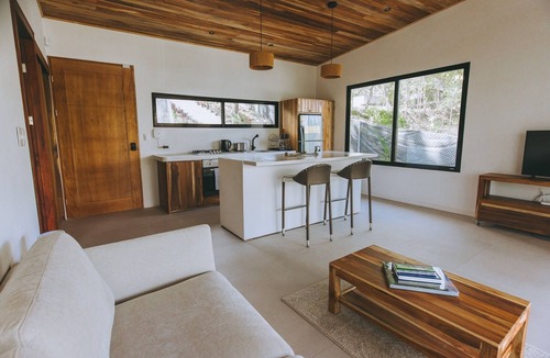 Santa Teresa House | One Bedroom House w/Private Pool in a Jungle Paradise, Quiet & Fast Wifi