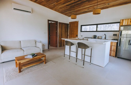 Santa Teresa House | One Bedroom House w/Private Pool in a Jungle Paradise, Quiet & Fast Wifi