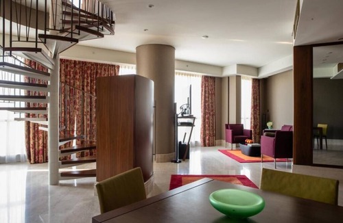 Garhoud House | One Bedroom Suite Near Aviation Club Garhoud By Luxury Bookings