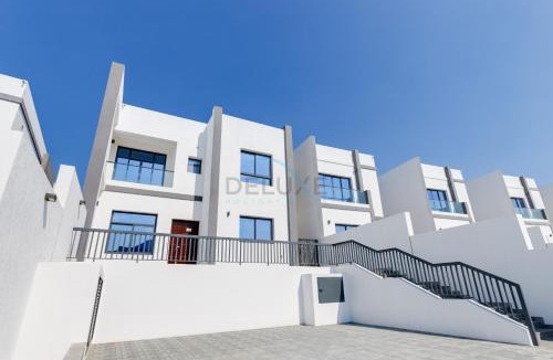Sharm Apartment | Overlooking Pool, Mountain and Sea 6BR Villa with Two Assistant Room, Heated Pool, BBQ Area, Al Dana Island, Fujairah by Deluxe Holiday Homes