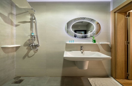 Seeb Hotel | OYO Townhouse 156 Rose Hotel Apartments.