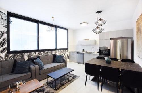 Tel Aviv Apartment | Palm 1BR next to Gazoz Beach by HolyGuest