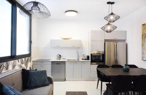 Tel Aviv Apartment | Palm 1BR next to Gazoz Beach by HolyGuest