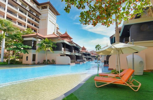 Palm Jumeirah Apartment | Palm Paradise 1BR | Beachfront Escape w/Pool, Gym, Parking & Balcony