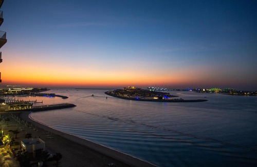 Dubai Marina Apartment | Palm View Paradise 3 bed apartment w private beach