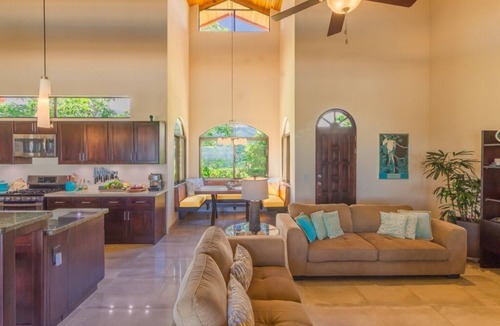 Chontales House | Panoramic Sunsets and Cano Island Views