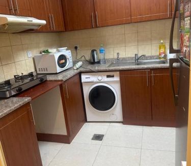 Emirates City Apartment | Paradise 6