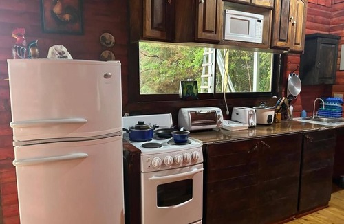 Canton Dota Cabin | Peaceful cabin in charming El Jardín perfect for relaxing