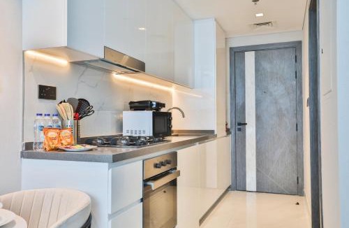 Al Barsha Apartment | Peaceful Studio with Resort Amenities Samana PV by Vibel
