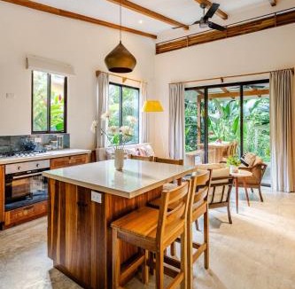 Nosara House | Pelada Jungle Nest 5-Min Walk to Beach & River