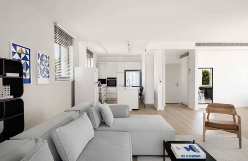Mamilla Apartment | Penthouse - Four Bedroom Apartment, Sleeps 19