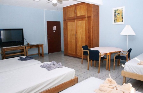Managua Bed & Breakfast | Perfect Family Room for 3 guests!
