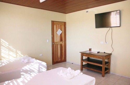 Managua Bed & Breakfast | Perfect Family Room for 3 guests!