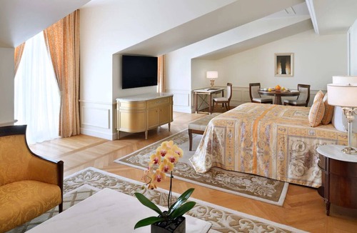 Jadaf Hotel | Perfect Luxury Escape | Near Burj Khalifa, Waterfront & Dubai Attraction Hub