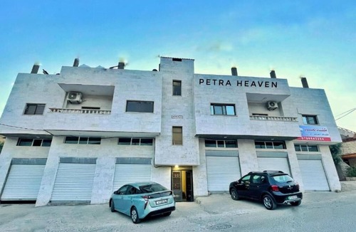Amman Hotel | Petra Heaven Boutique - Superior Triple Room