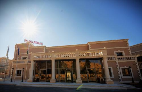 Wadi Musa Hotel | Petra Pillars Luxury Hotel
