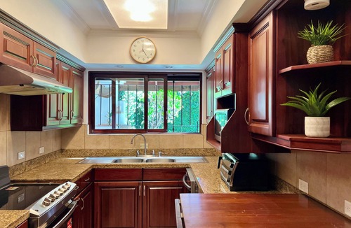 Santa Ana Condo | Phenomenal 5-bedroom Family Condo with A/C in Santa Ana