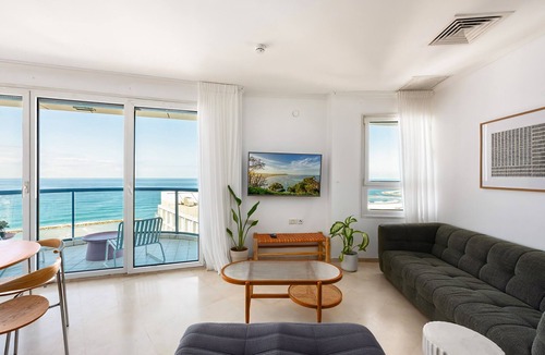 Tel Aviv Promenade Apartment | Picturesque 3BR Apt w Balcony & Parking Near Beach