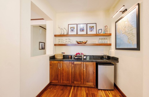 Playa Hermosa Condo | Playa Hermosa Beachfront Condo 3 BR Ocean View Resort Pool Sol y Mar 3B