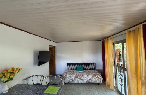 Puerto Viejo de Talamanca Apartment | Playa Negra Zen Bistro