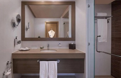Abu Dhabi Apartment | Pool View abode in Al Muntazah for 2