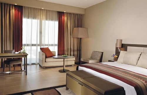 Abu Dhabi Apartment | Pool View abode in Al Muntazah for 2