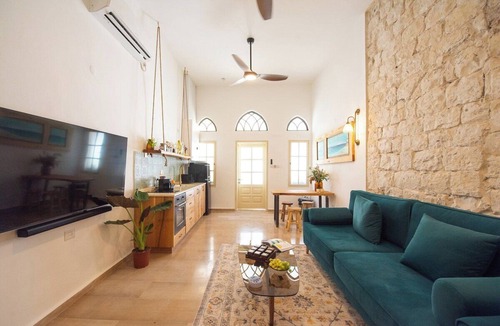 Haifa House | PORT CITY HAIFA-Urbn Oasis w Private Pool Downtown