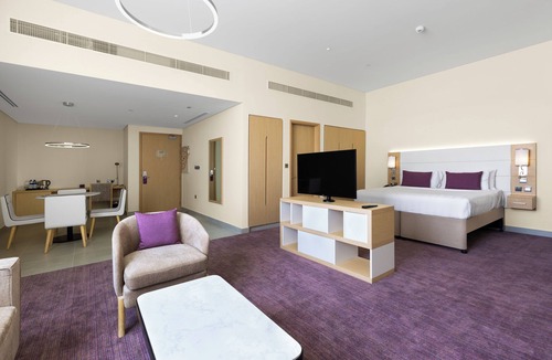 Discovery Gardens Hotel | Premier Inn Dubai Ibn Battuta Mall