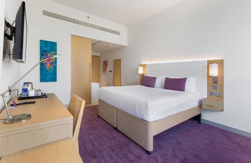 Discovery Gardens Hotel | Premier Inn Dubai Ibn Battuta Mall