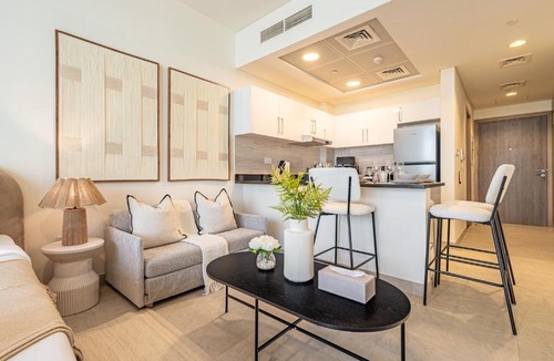 Abu Dhabi Apartment | Premium - Big Studio with Balcony - Near to NYU University and Saadiyat Cultural District - Designer's Choice